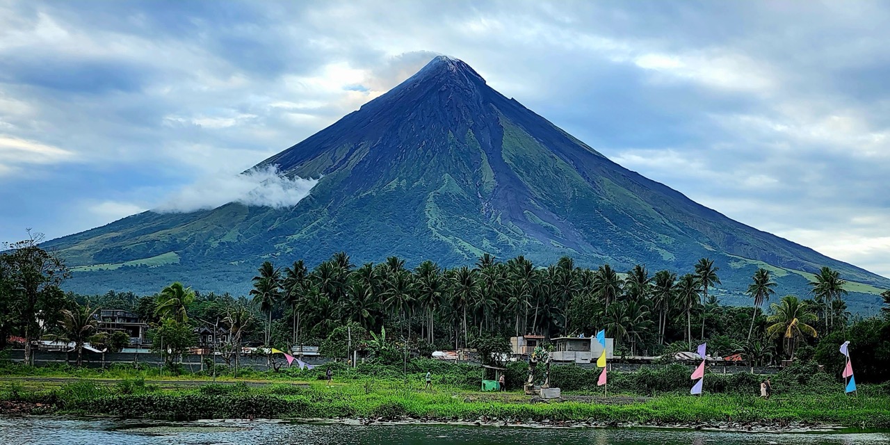 Perfect Volcano Mayon Volcano: A perfect cone, a perfect escape